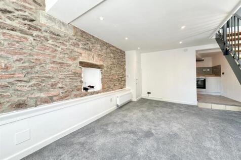 Living Space Towards Kitchen.JPG