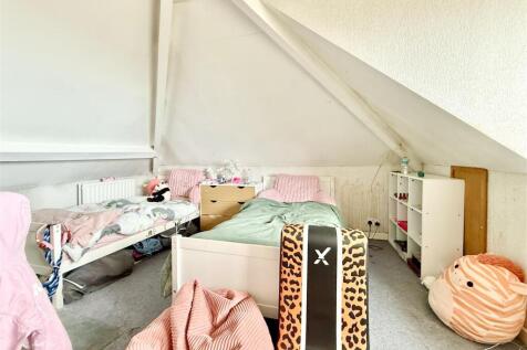 Top Loft Bedroom.JPG