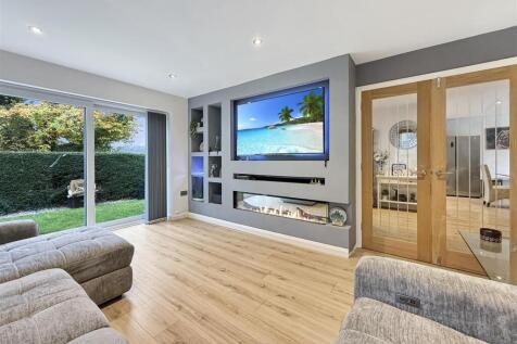 Louge Towards Fire.JPG