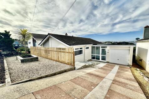 19 Wall Park Close Main.jpeg