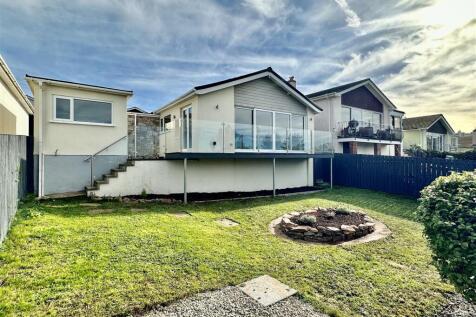 19 Wall Park Close Garden a.jpeg