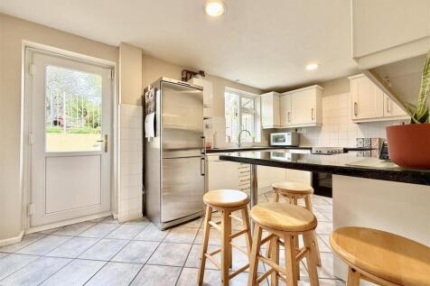 Breakfast Bar Area.JPG