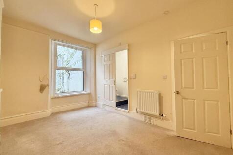 Flat 1 - Bedroom  1.jpg