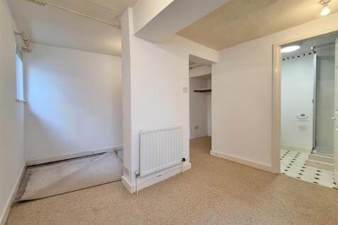 Flat 1 - Bedroom 2.jpg