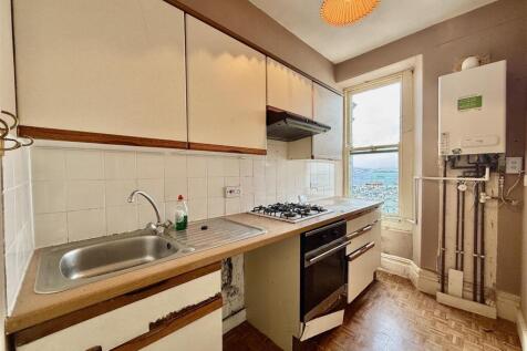 Flat 2 - Kitchen.jpg