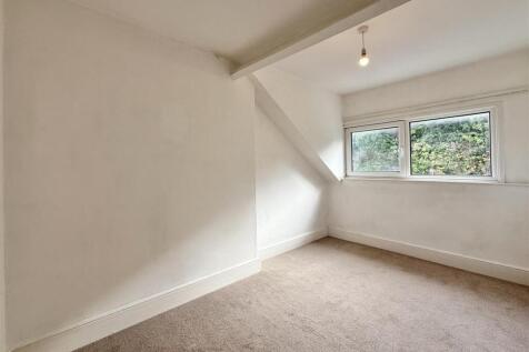 Flat 3 - Bedroom 1.jpg