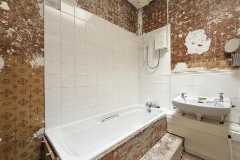 Upstairs Bathroom.jpeg