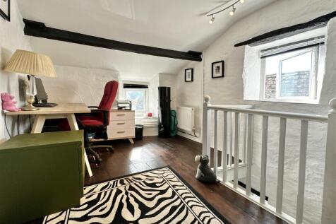 Bedroom 4 - Home Office.jpg