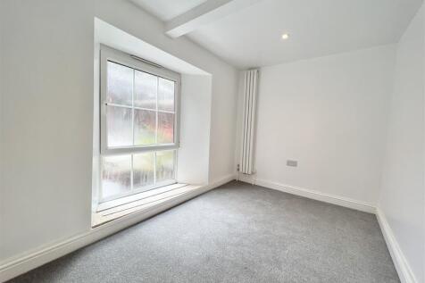 61 New Road bedroom 2.jpg