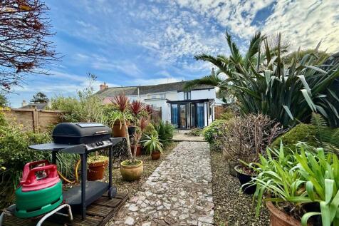 Garden Towards Rear Elevation.JPG