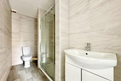 Shower Room.JPG