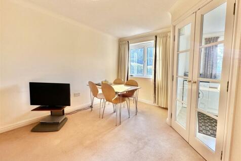 Dining Space.jpg