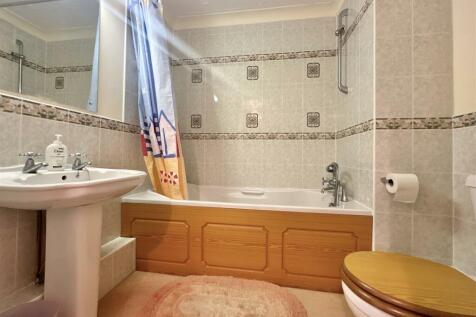 Bathroom_.jpg