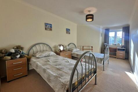 Bedroom 2.jpg