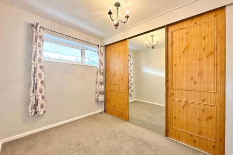 21 Seaway Court 5.JPG