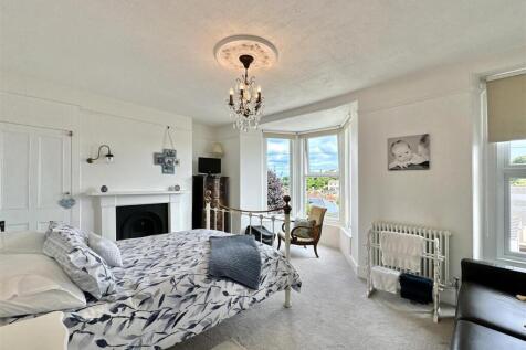 Bedroom  1.jpg