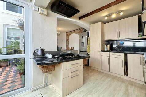 Kitchen_.jpg