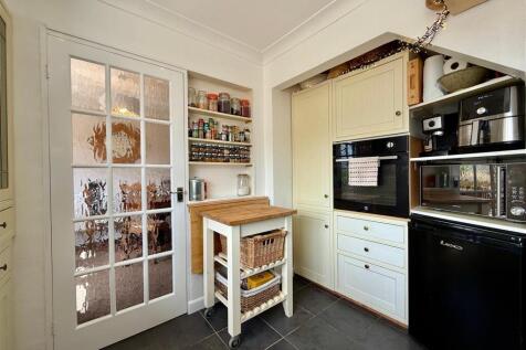 Pantry.JPG