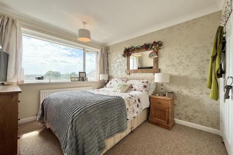 Bedroom 2.JPG