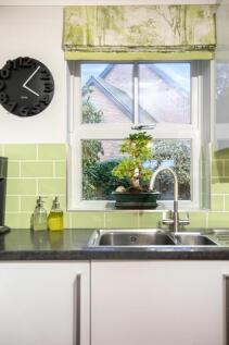 Kitchen / Dining Area