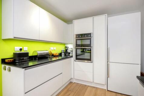 Kitchen / Living Area