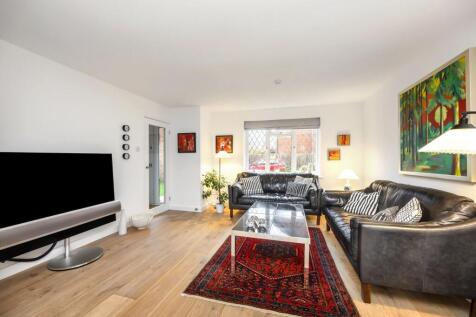 Kitchen / Living Area