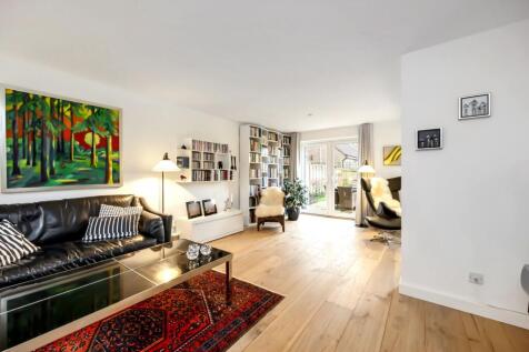 Kitchen / Living Area