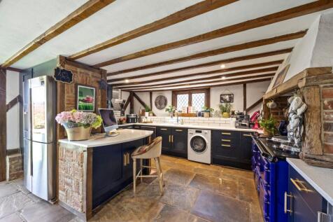 Kitchen / Dining Area