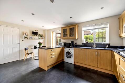 Kitchen / breakfast room and cloakroom