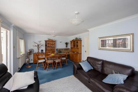 Lounge / Dining Room
