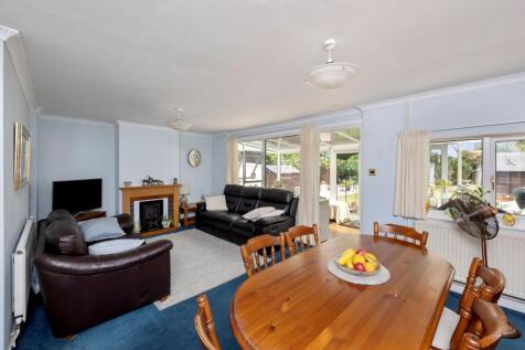 Lounge / Dining Room