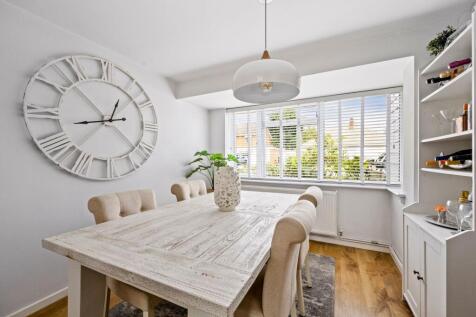 Sitting/Dining Room