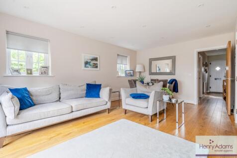Sitting/Dining Room
