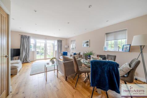 Sitting/Dining Room