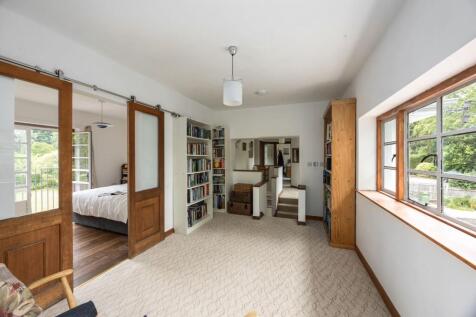 Library/Reading Room Area