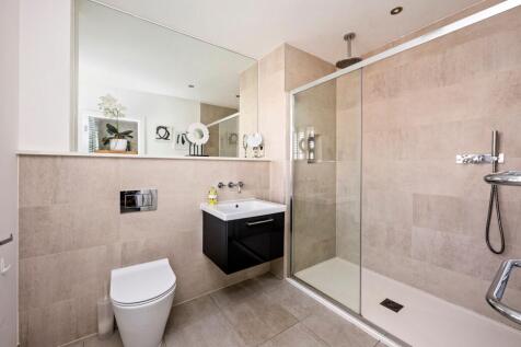 Main Bedroom with En-Suite