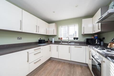Kitchen/ Dining Room