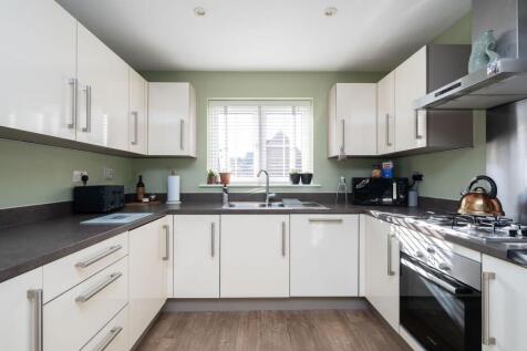 Kitchen/ Dining Room