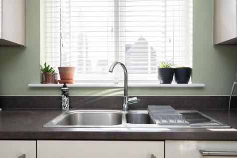 Kitchen/ Dining Room
