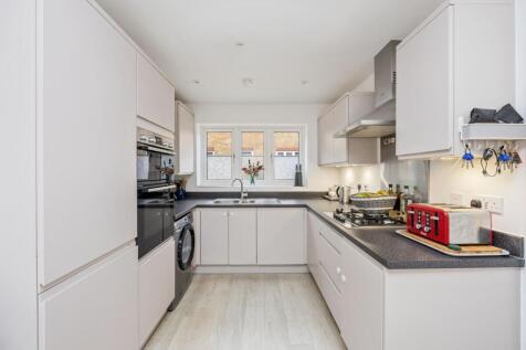 Kitchen/ Dining Room