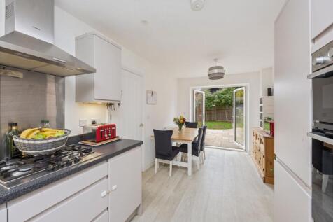 Kitchen/ Dining Room