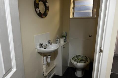Cloakroom/WC