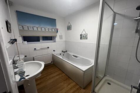 Family Bathroom/WC