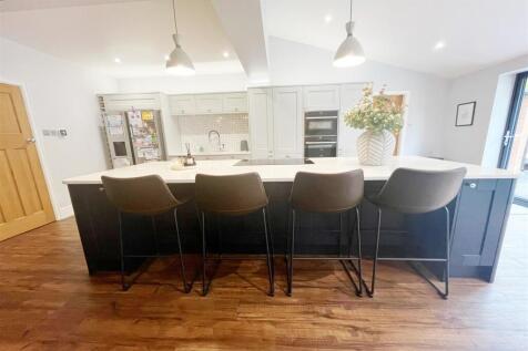 Kitchen Family Room