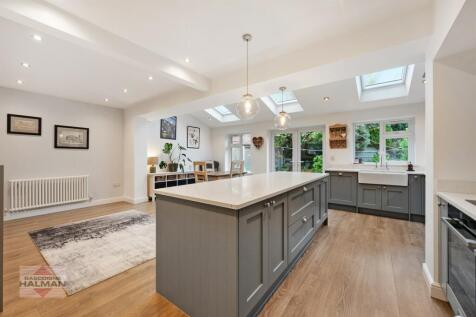 Kitchen Family Room