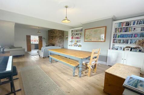 Living/Dining room