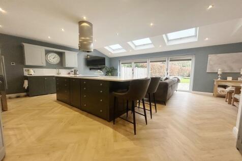 Kitchen Family Room