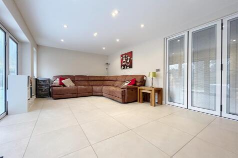 Sitting Room/Play Ro
