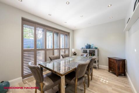Bedroom 4/Dining Roo