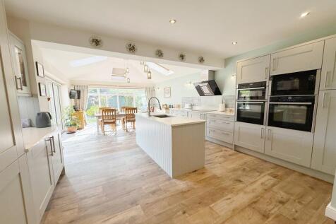Kitchen Family Room